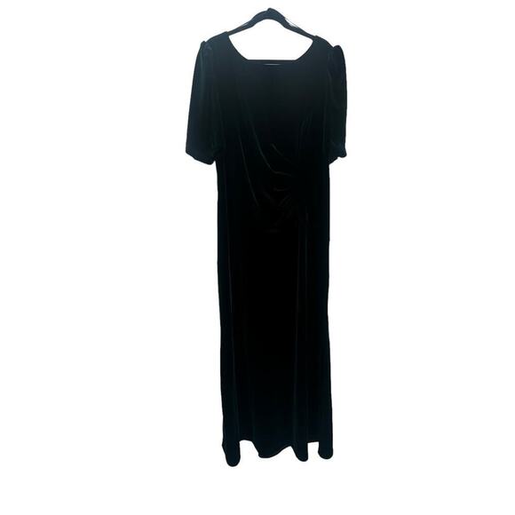 Xscape Evenings Women's Hunter Ruched Puff Sleeve Velvet Gown Size 22W NWOT - Picture 10 of 12